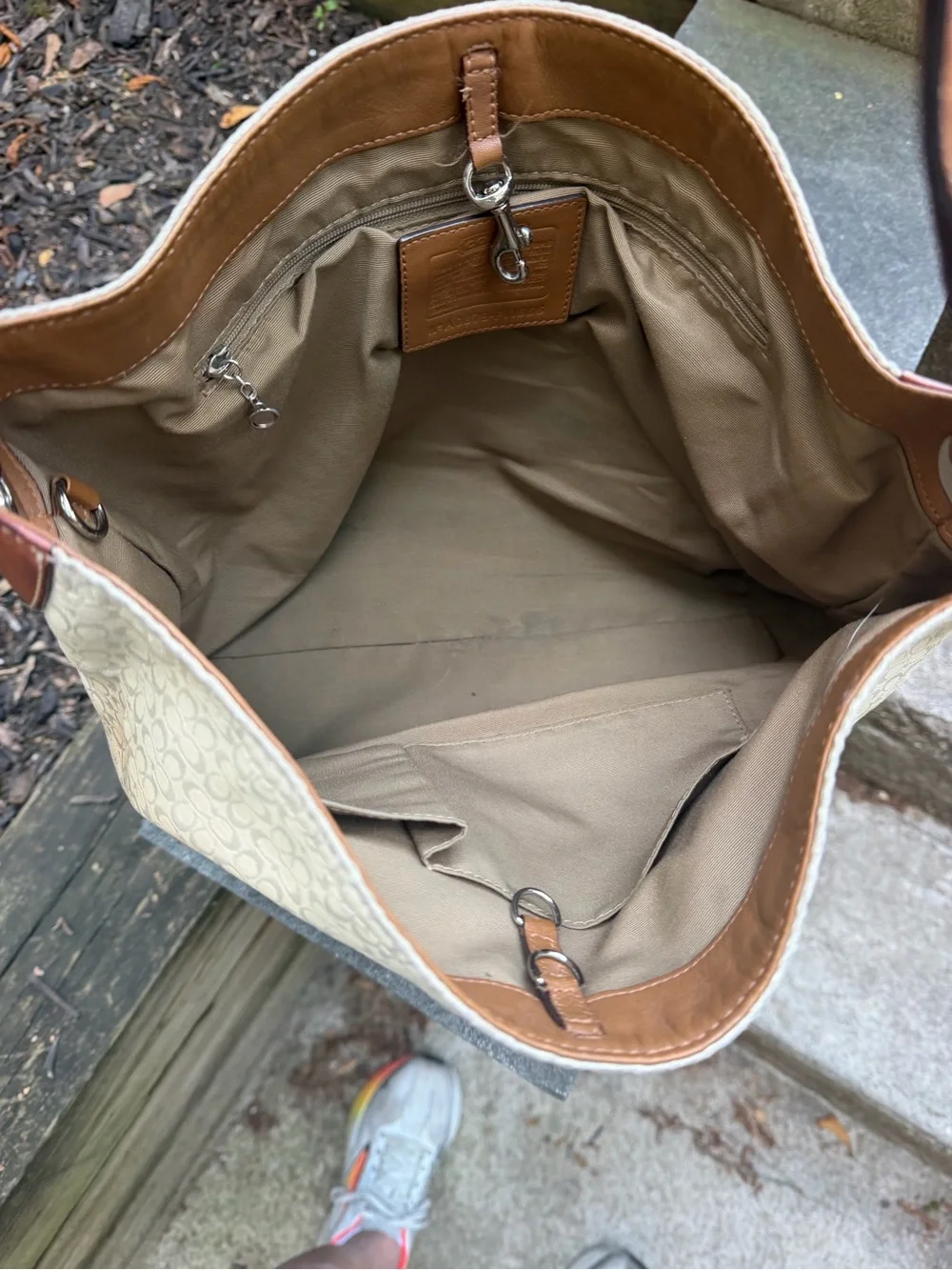 Gorgeous vintage Coach shoulder bag GUC